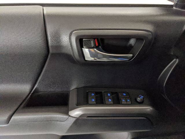 Used 2020 Toyota Tacoma TRD Off-Road w/ Technology Package AWD/4WD image 15