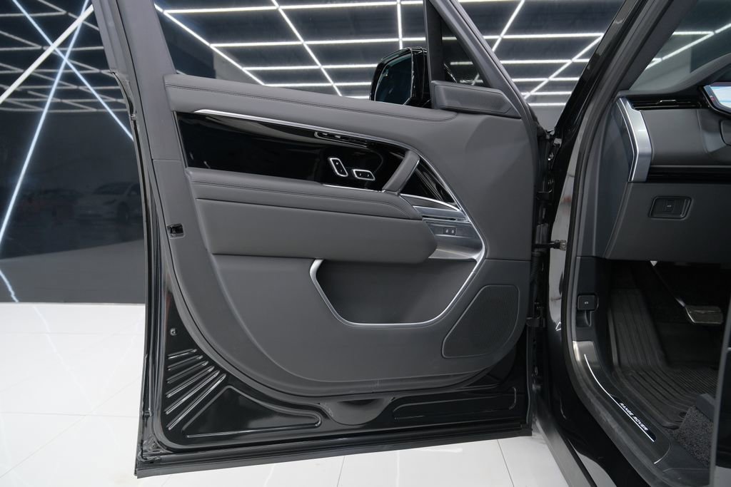 Used 2026 Land Rover Range Rover Long Wheelbase SE image 61