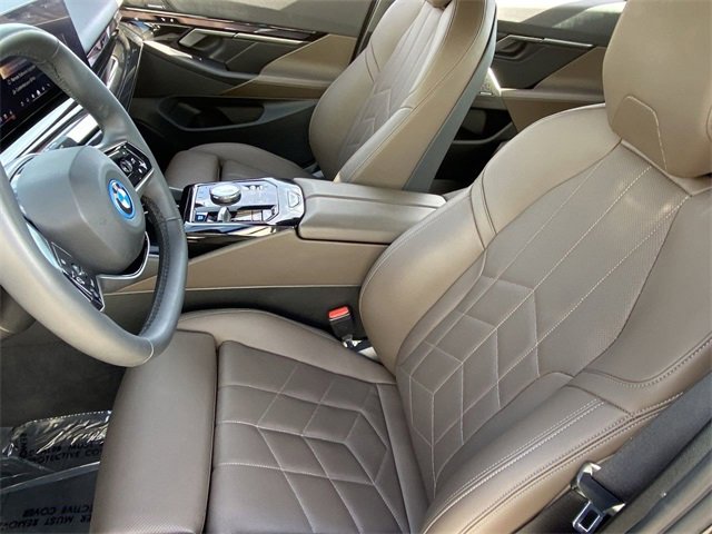 Certified 2025 BMW i5 xDrive40 w/ Premium Package image 21