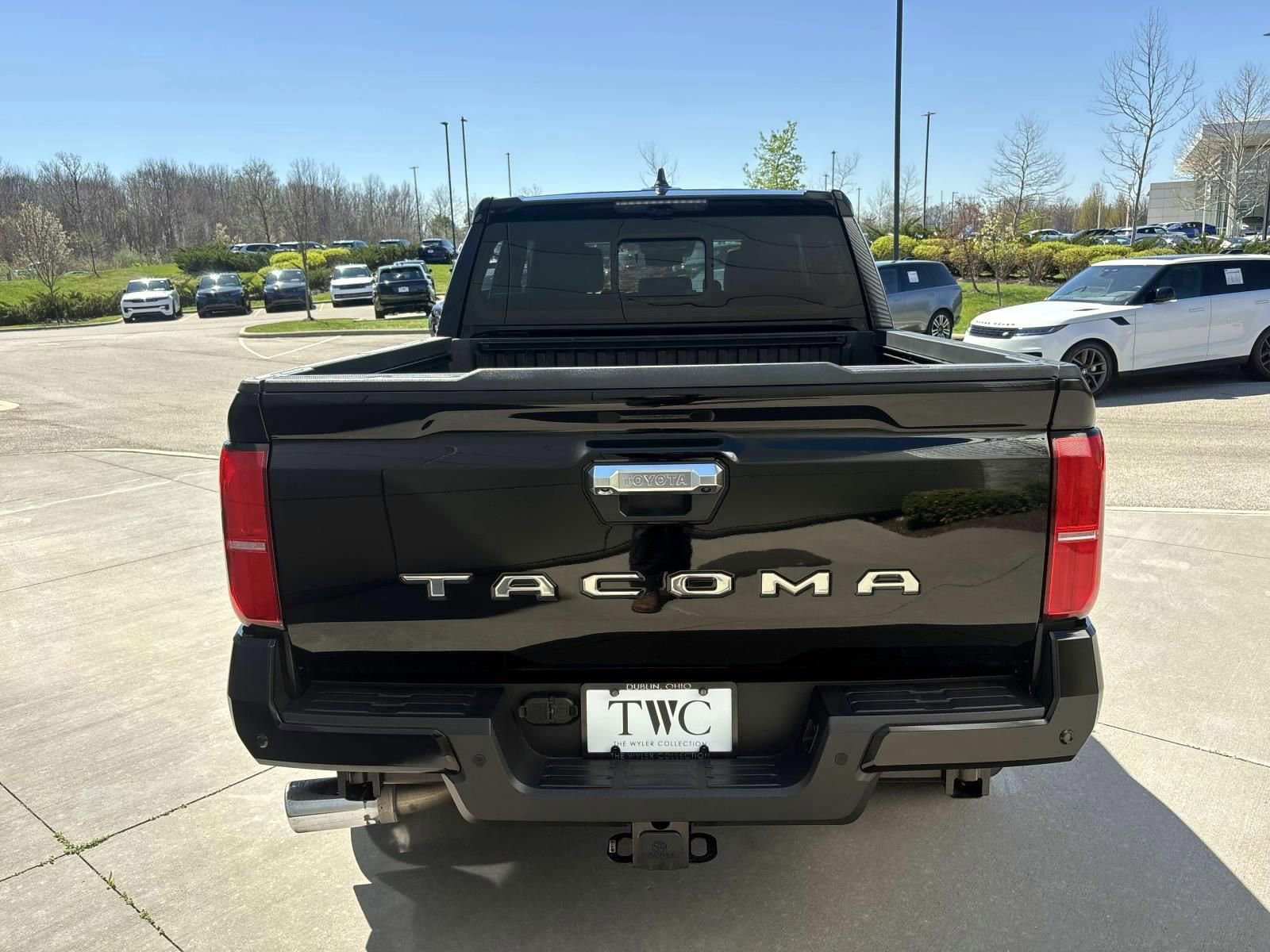 Used 2024 Toyota Tacoma Limited w/ Limited Package (LT) AWD/4WD image 6