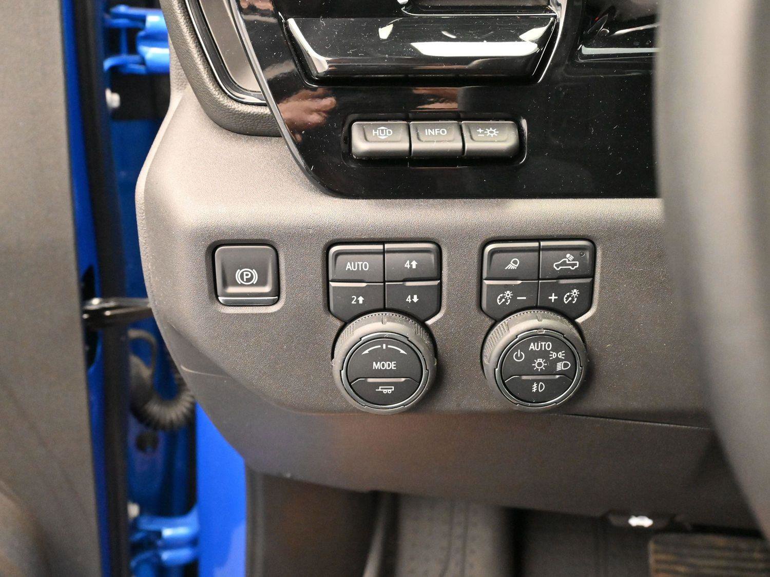 Used 2025 Chevrolet Silverado 1500 ZR2 w/ Technology Package image 21