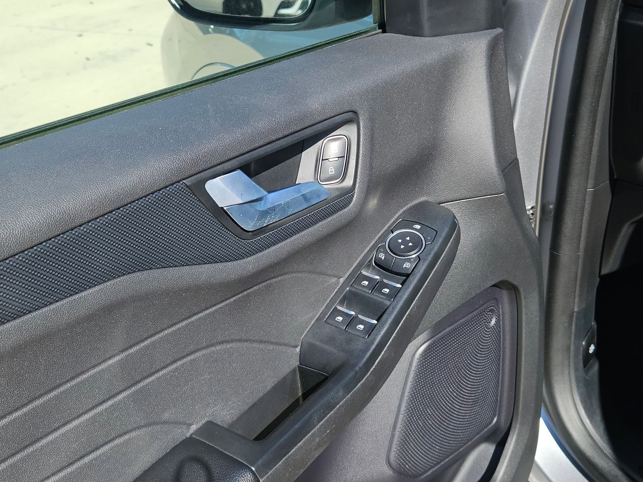 Used 2024 Ford Escape ST-Line image 12