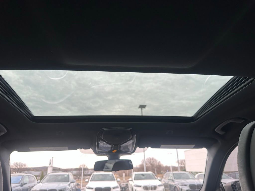 Used 2023 BMW M550i xDrive w/ Executive Package image 20