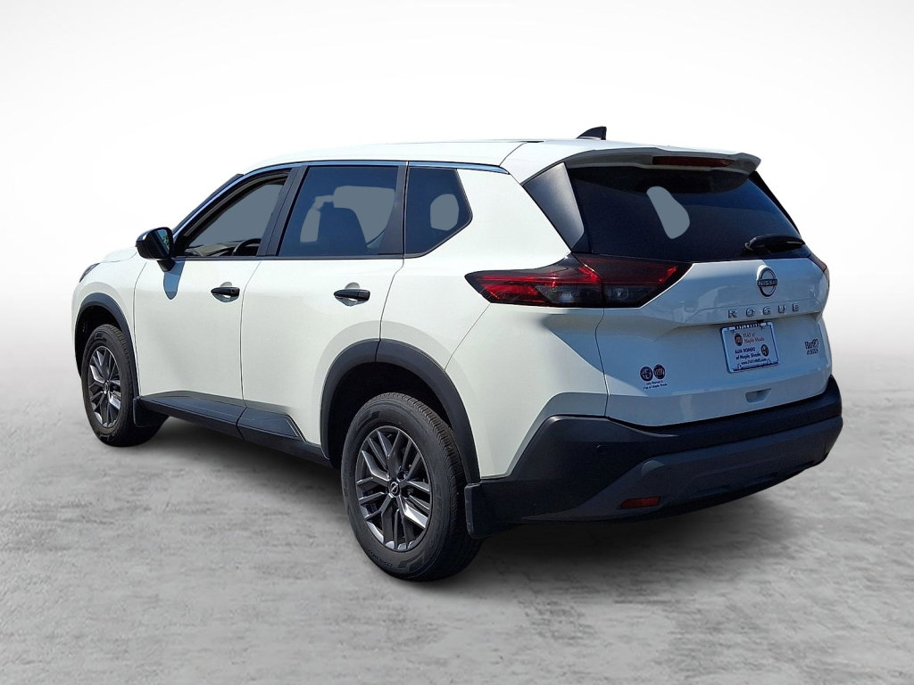 Used 2023 Nissan Rogue S AWD/4WD image 3