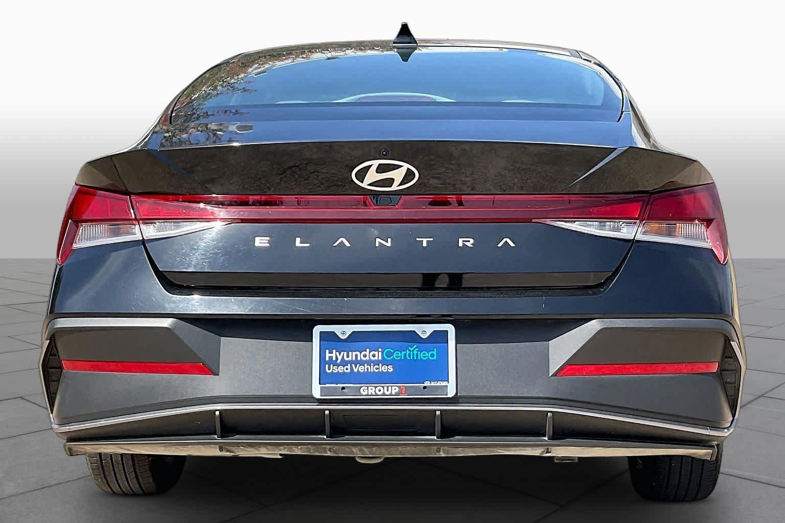 Certified 2024 Hyundai Elantra SEL FWD image 5