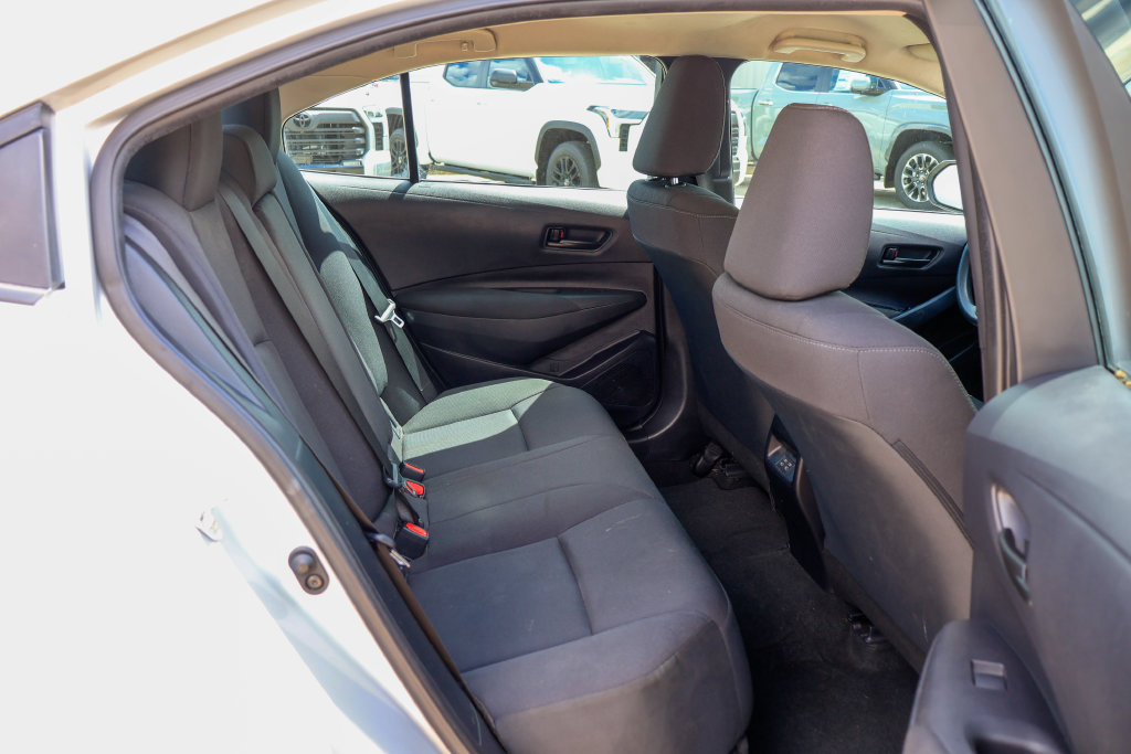 Used 2025 Toyota Corolla LE FWD image 12