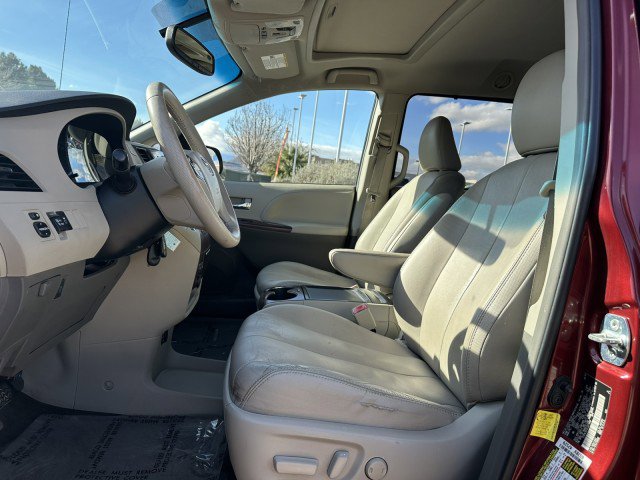 Used 2012 Toyota Sienna XLE image 11