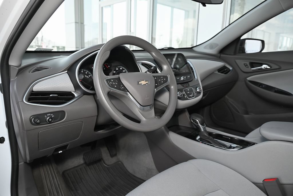 Used 2023 Chevrolet Malibu LS FWD image 18
