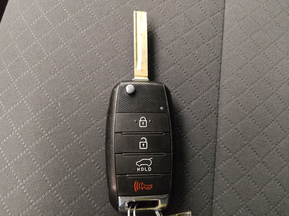 Used 2017 Kia Sorento LX image 32