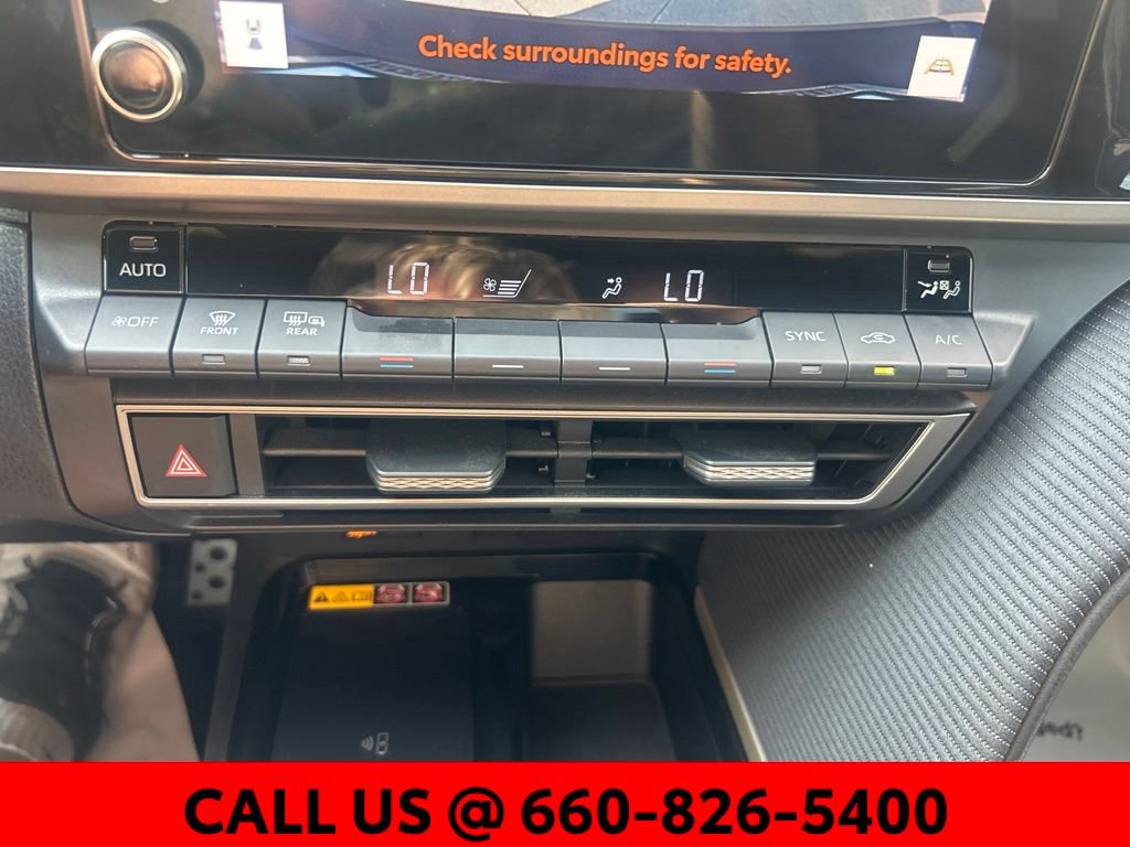 Used 2025 Toyota Camry SE FWD image 21