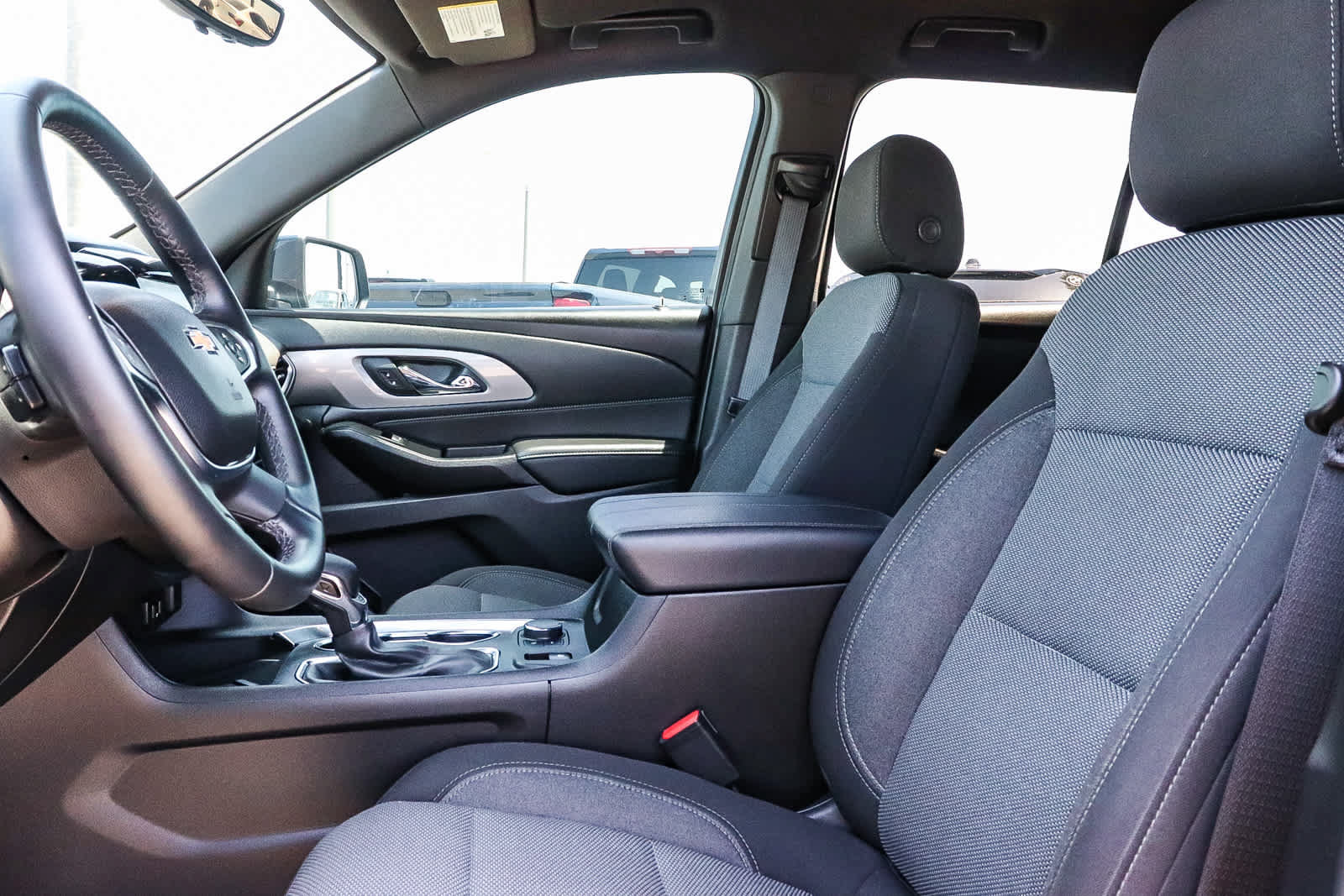 Used 2023 Chevrolet Traverse LT FWD image 25