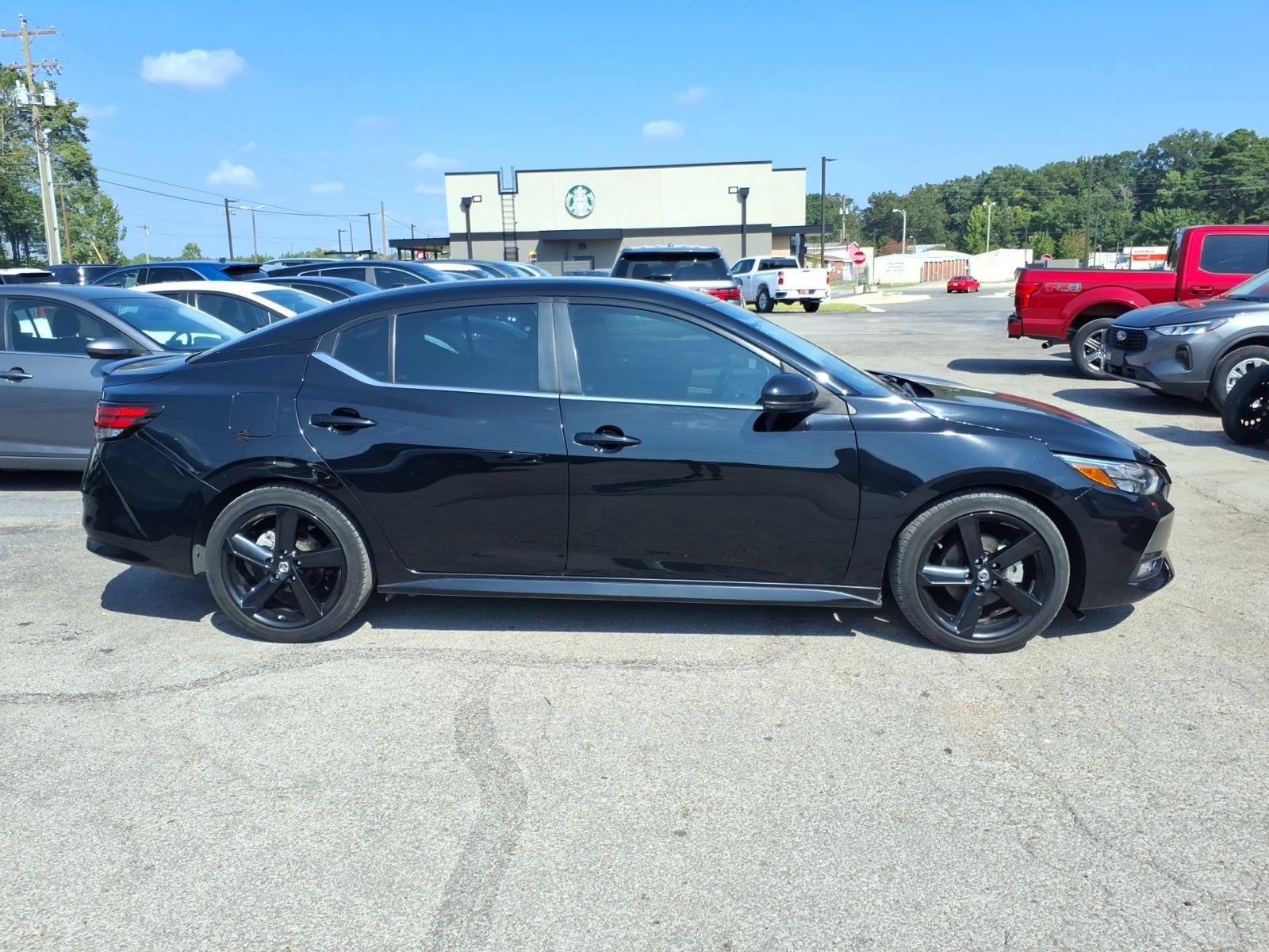 Used 2022 Nissan Sentra SR w/ Electronics Package FWD image 5