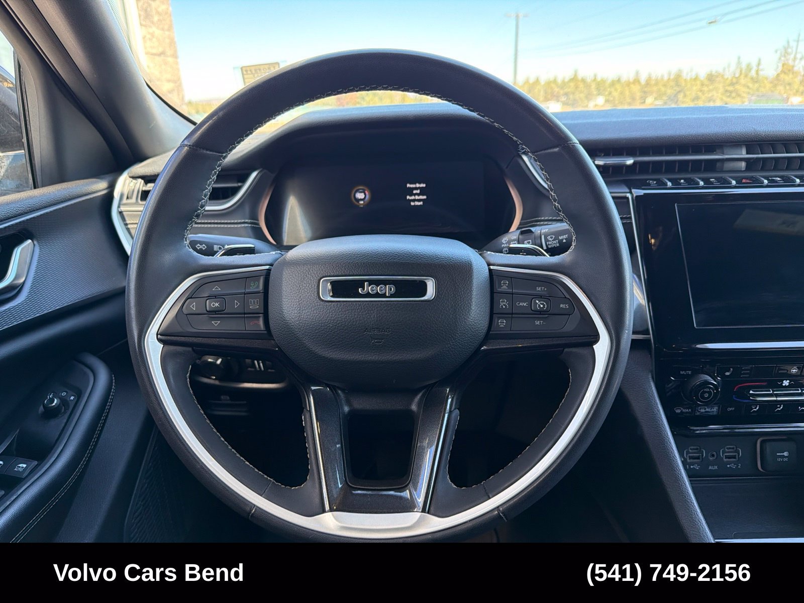 Used 2023 Jeep Grand Cherokee L Laredo AWD/4WD image 11