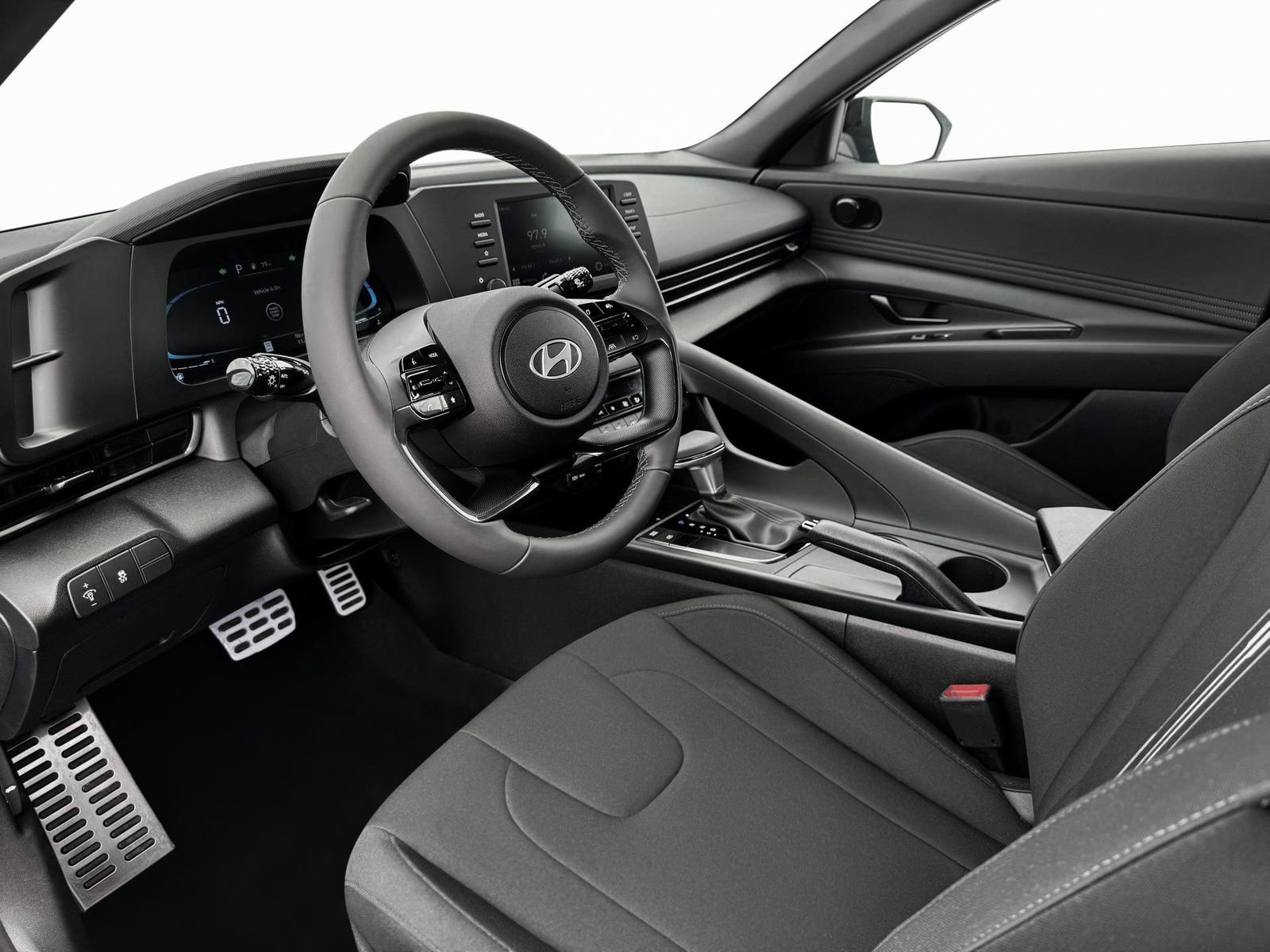 Used 2025 Hyundai Elantra Sport image 14