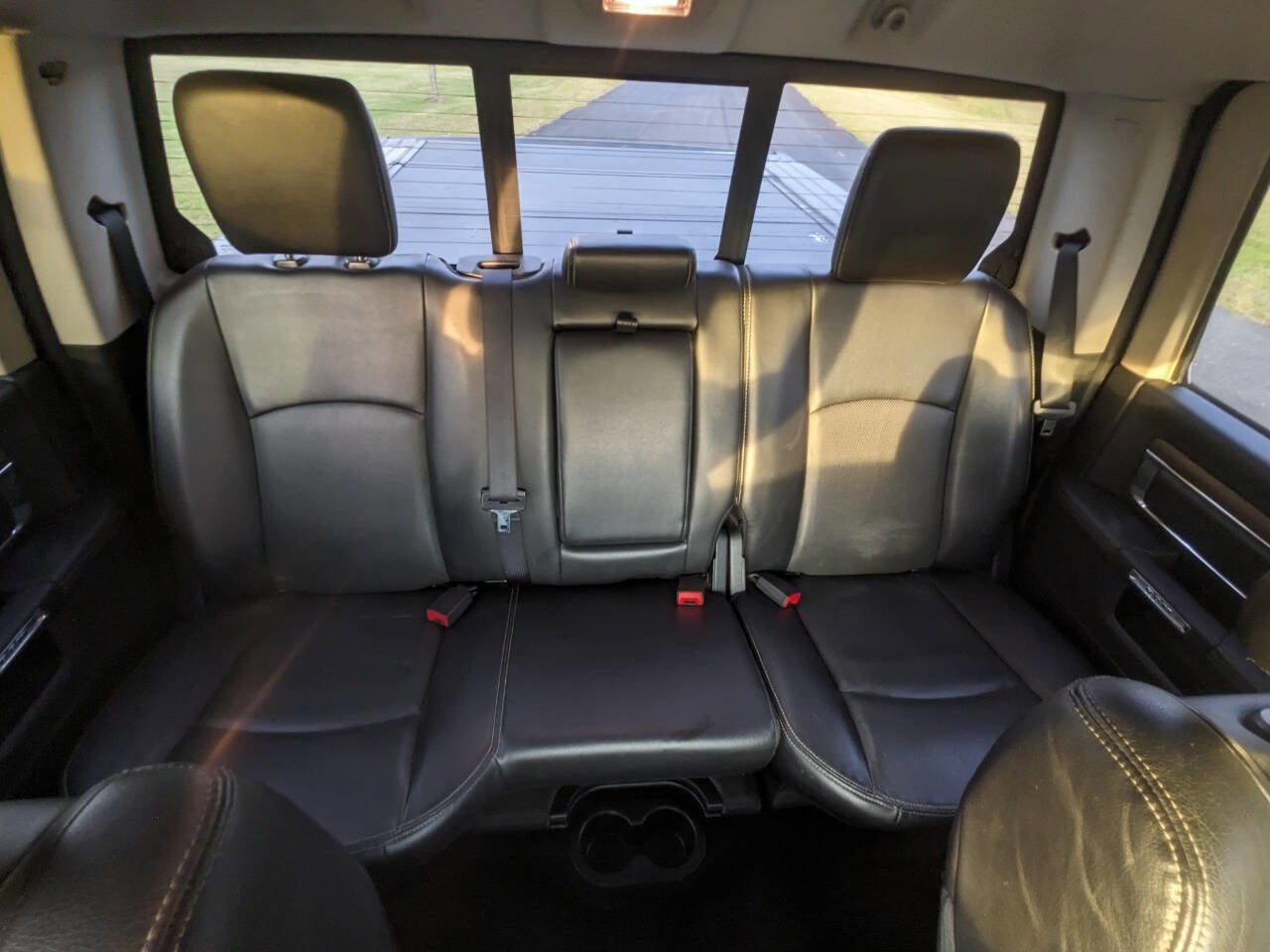 Used 2016 RAM 1500 Laramie w/ Convenience Group AWD/4WD image 24