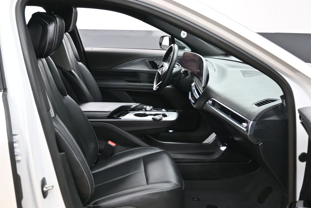 Used 2024 Cadillac Lyriq Tech RWD image 32