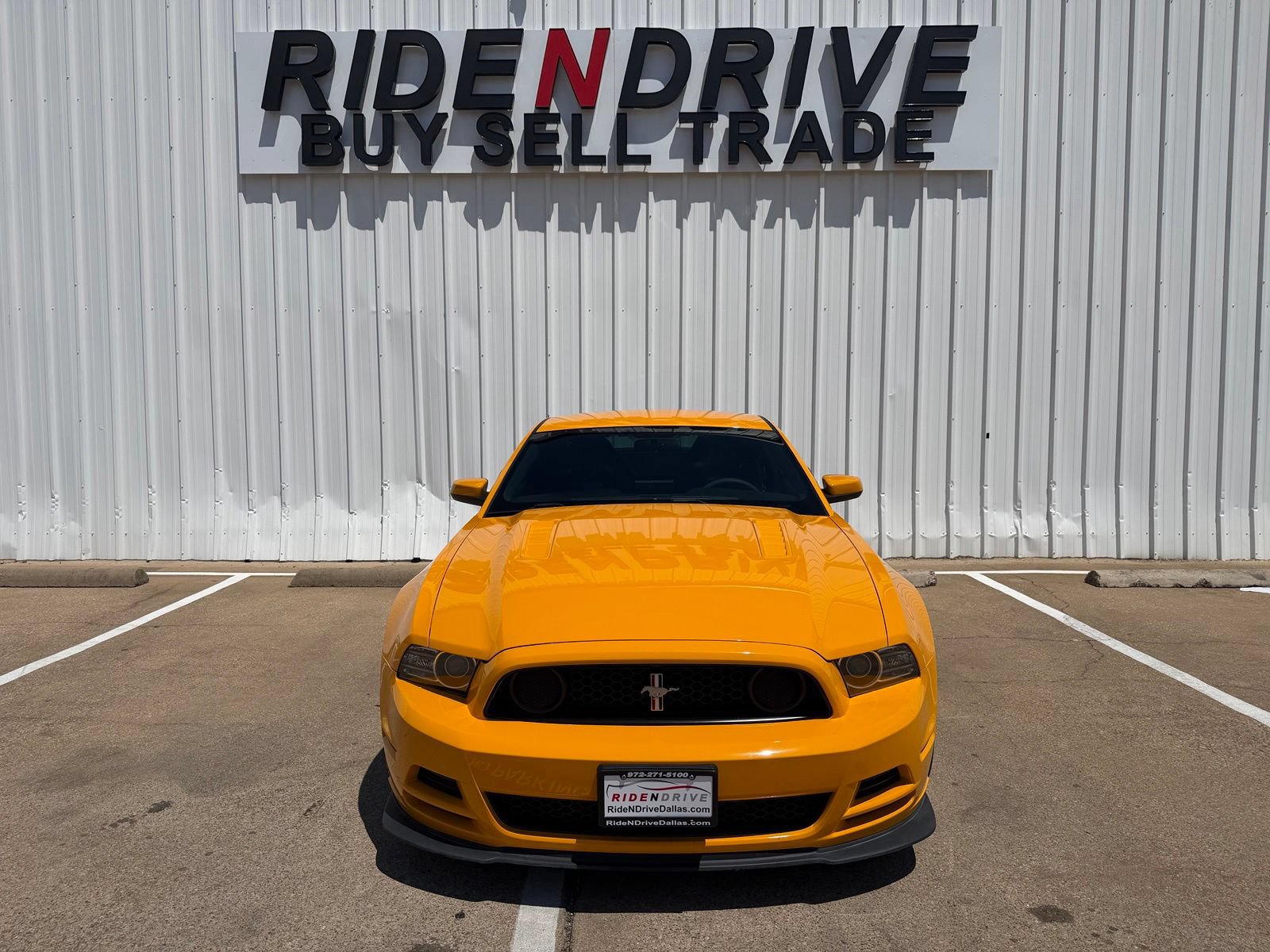 Used 2013 Ford Mustang Boss 302 w/ Boss 302 Accessory Pkg RWD image 10
