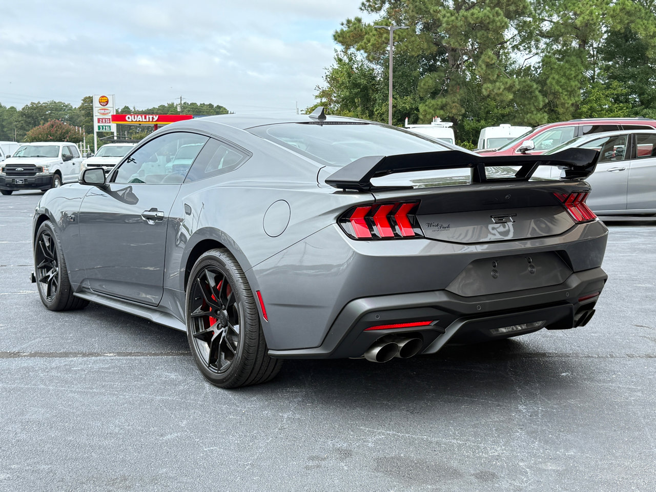 Used 2024 Ford Mustang GT Premium image 3