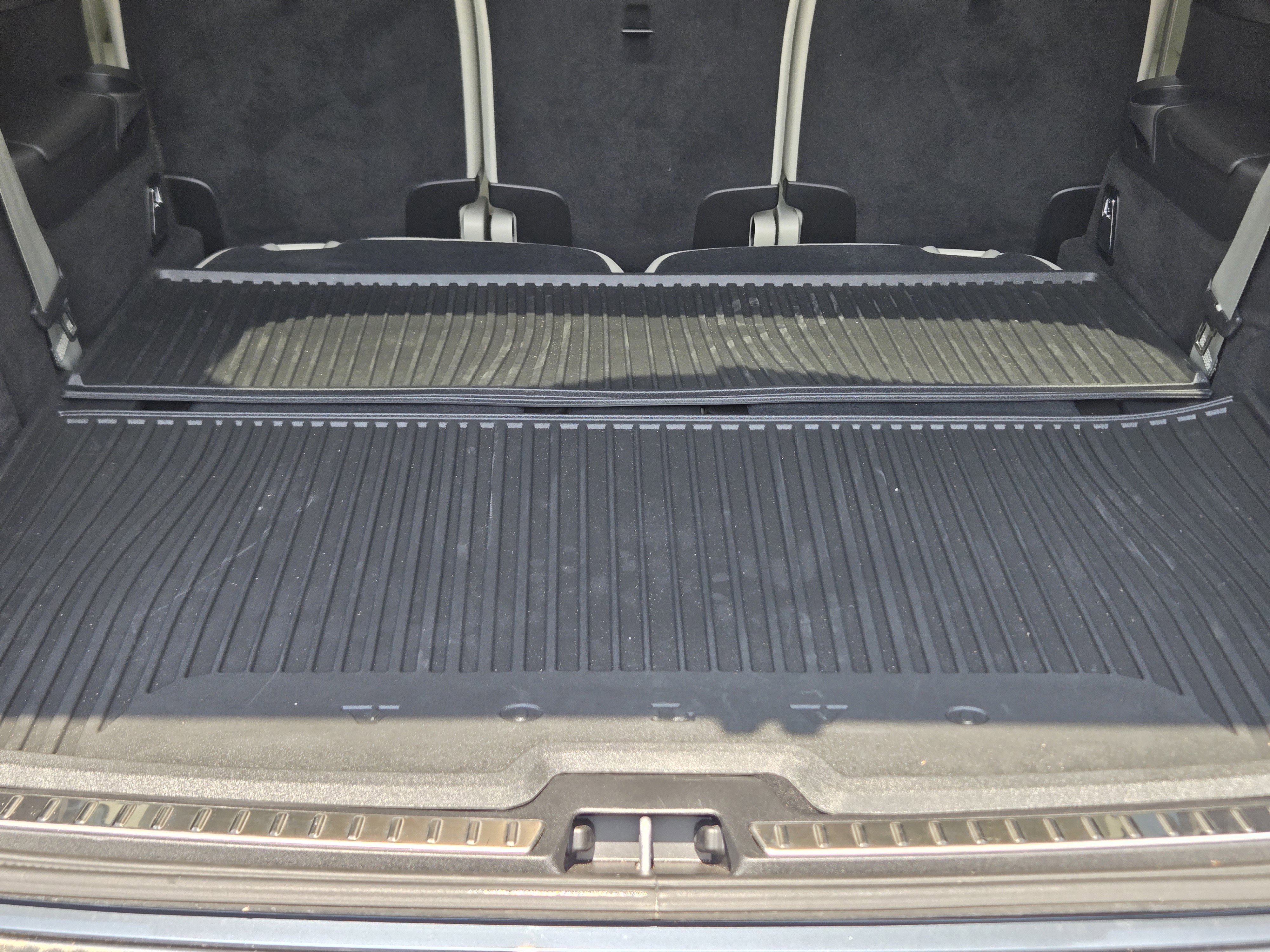 Certified 2025 Volvo XC90 T8 Plus w/ Protection Package Premier image 35