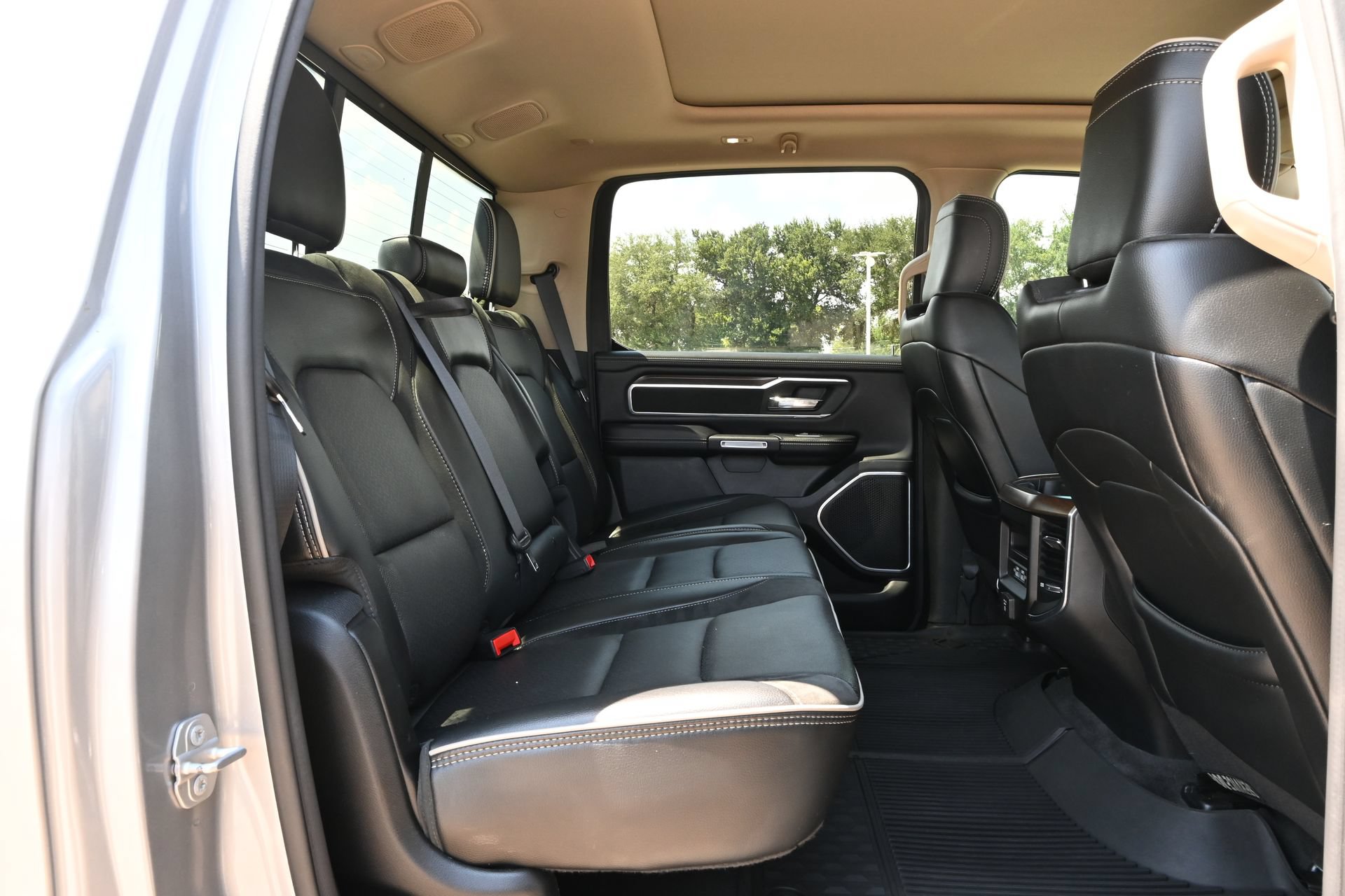 Used 2021 RAM 1500 Laramie w/ Laramie Southwest Edition RWD image 24