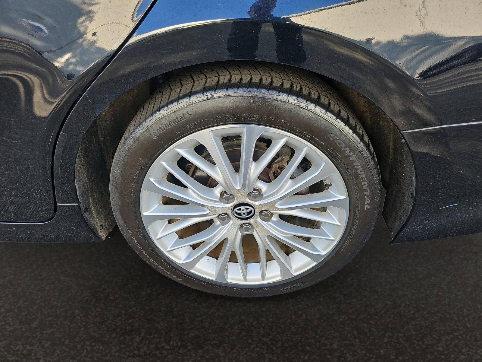 Used 2018 Toyota Camry XLE FWD image 44