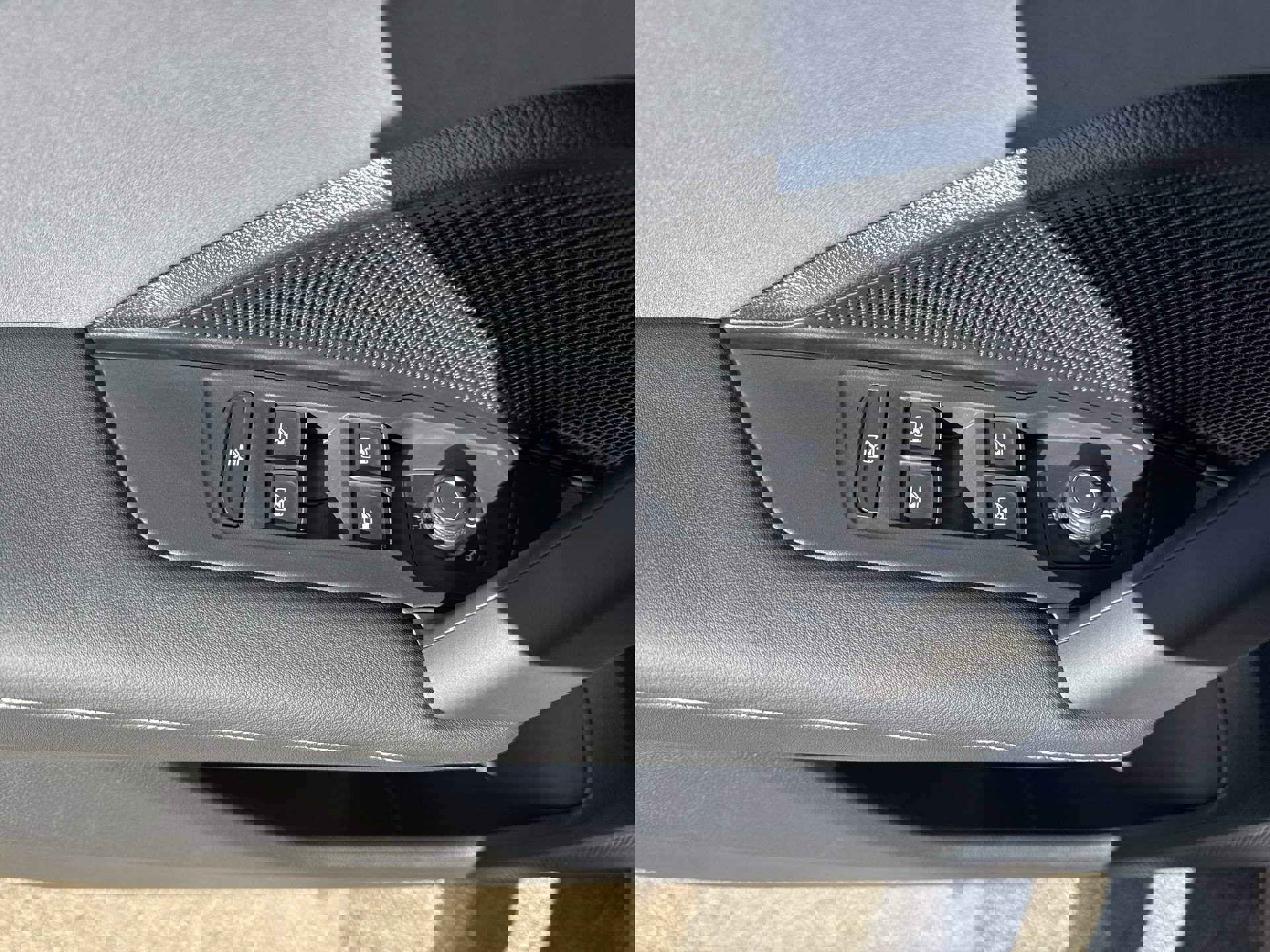 New 2026 Volkswagen Tiguan SE R-Line image 24