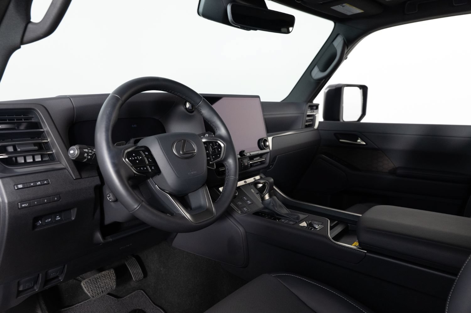 Used 2025 Lexus GX 550 w/ Cold Area Package AWD/4WD image 13