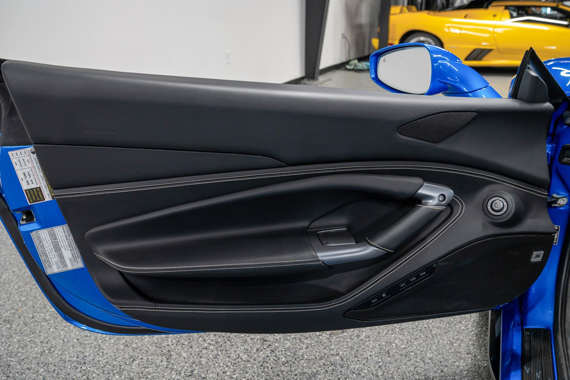 Used 2021 Ferrari F8 Tributo image 33