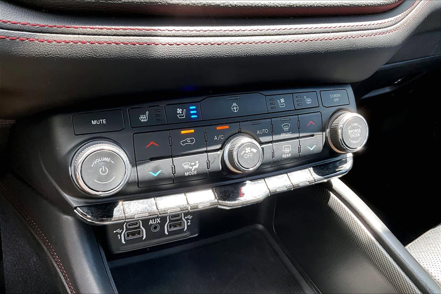 Used 2023 Dodge Durango GT AWD/4WD image 33