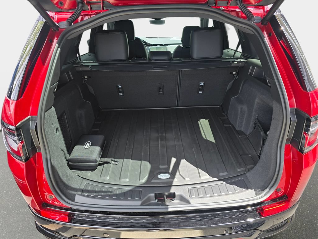 New 2026 Land Rover Discovery Sport Landmark AWD/4WD image 12