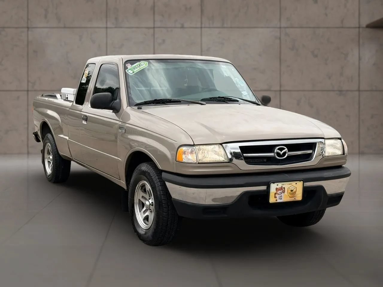 Used 2004 MAZDA B-Series Pickup 2WD Cab Plus B3000 w/ Convenience Pkg image 2