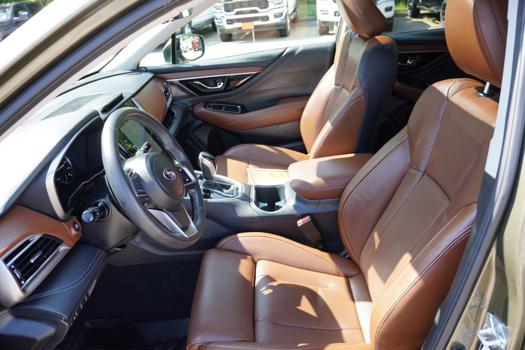 Used 2025 Subaru Outback Touring AWD/4WD image 15