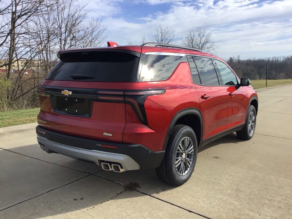 New 2026 Chevrolet Traverse LT w/ Enhanced Driving Package image 3