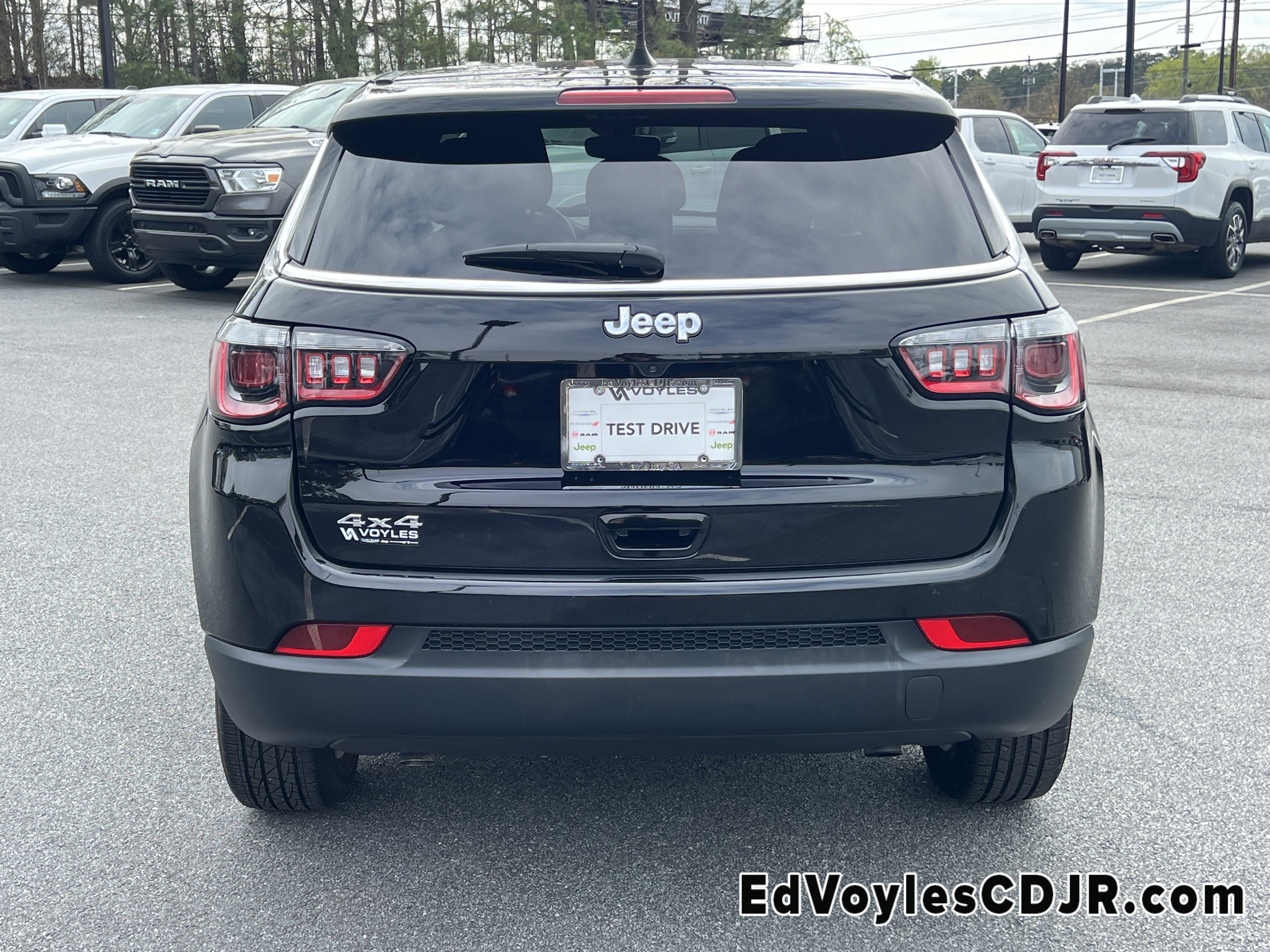 Used 2023 Jeep Compass Sport image 7