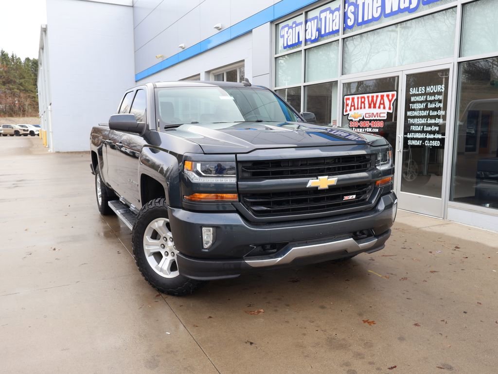 Used 2018 Chevrolet Silverado 1500 LT w/ All Star Edition image 37