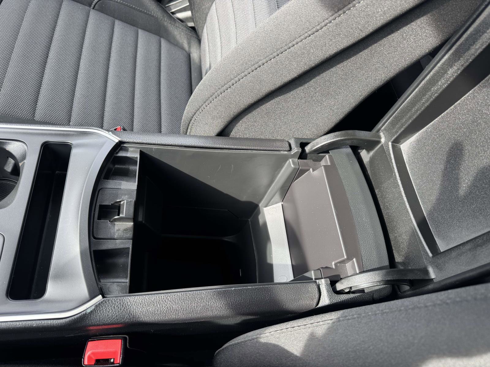 Certified 2024 Ford Edge SE image 40