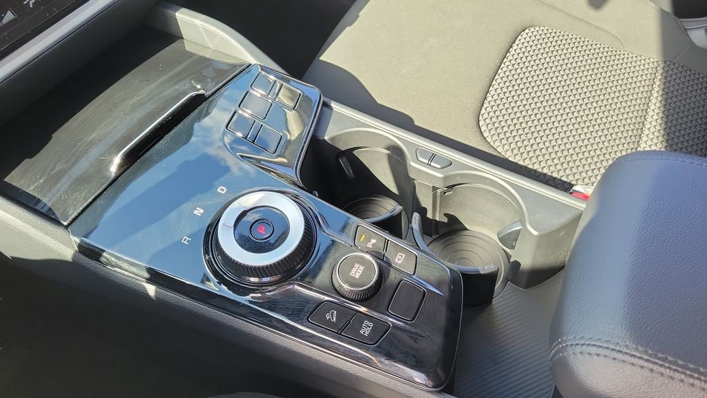 Used 2025 Kia Sportage LX image 18