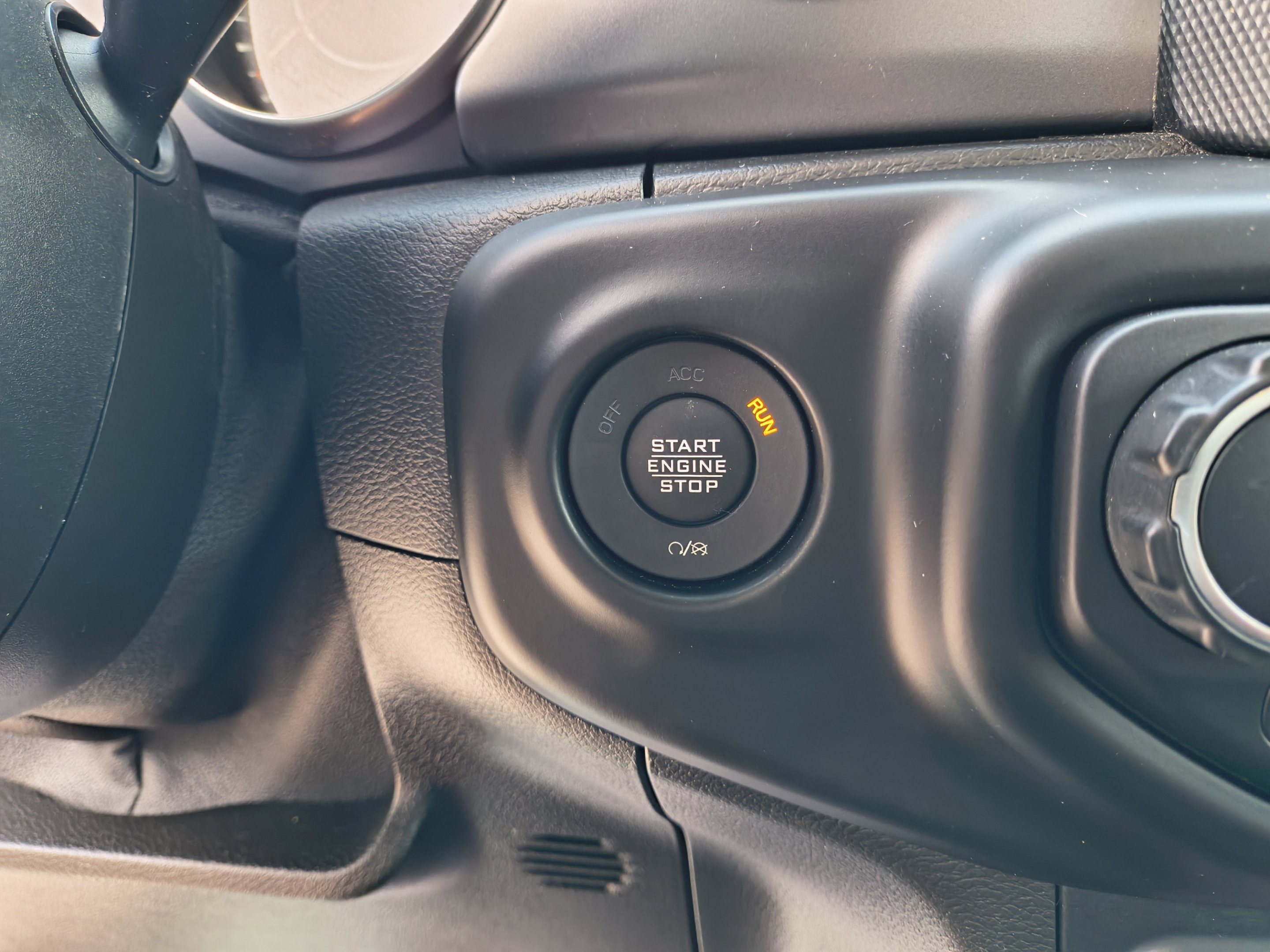 Used 2021 Jeep Gladiator Sport AWD/4WD image 29