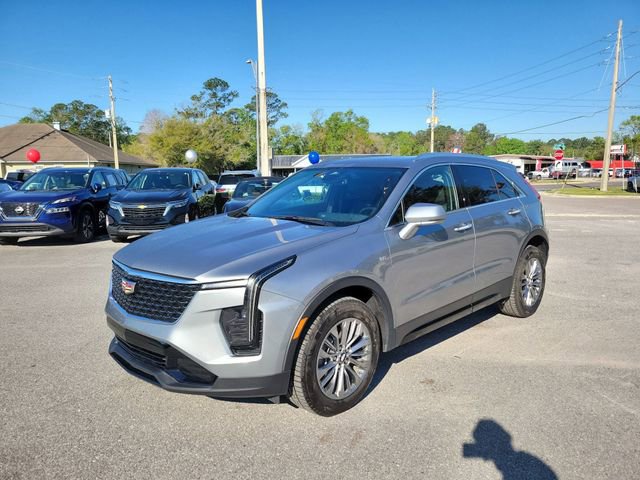 Used 2024 Cadillac XT4 Premium Luxury image 4
