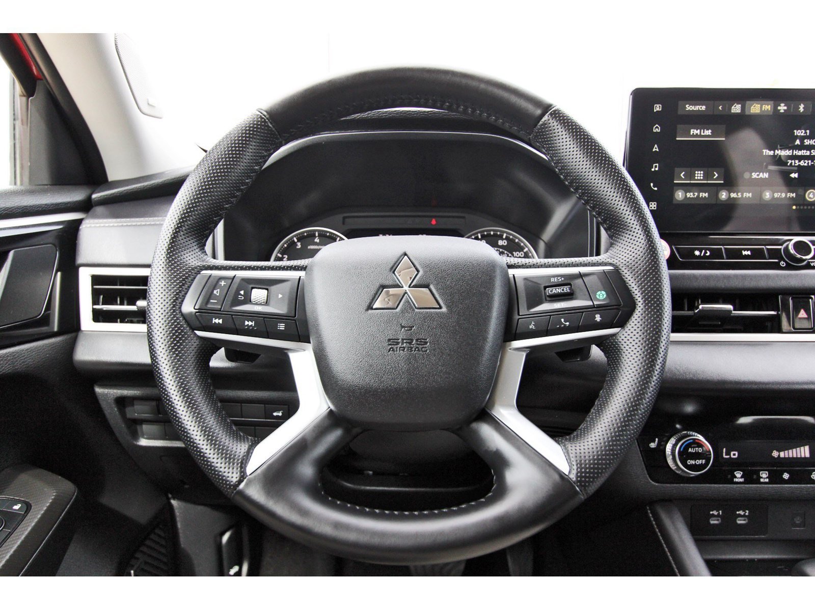 Used 2025 Mitsubishi Outlander SE FWD image 15