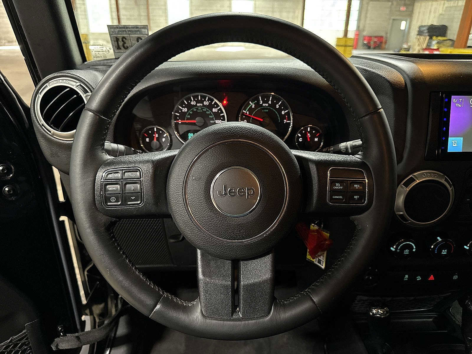 Used 2016 Jeep Wrangler Unlimited Sahara w/ Connectivity Group AWD/4WD image 18
