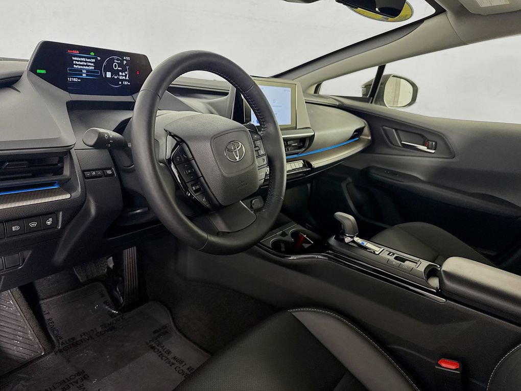 Used 2025 Toyota Prius XLE FWD image 14