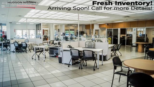 Used 2024 Nissan Pathfinder Platinum w/ Cargo Package image 29