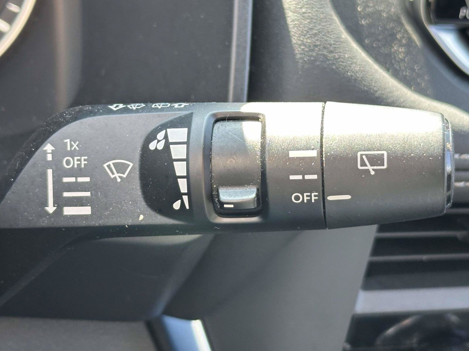 Used 2024 Nissan Rogue SV w/ SV Premium Package AWD/4WD image 23