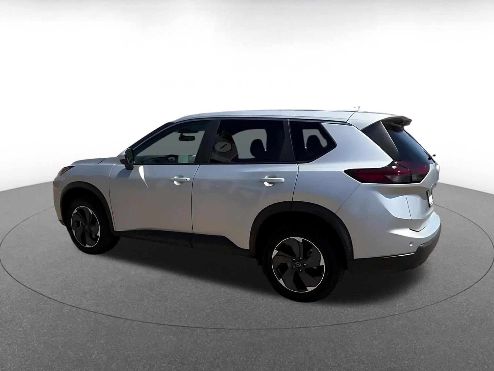 Used 2025 Nissan Rogue SV AWD/4WD image 10