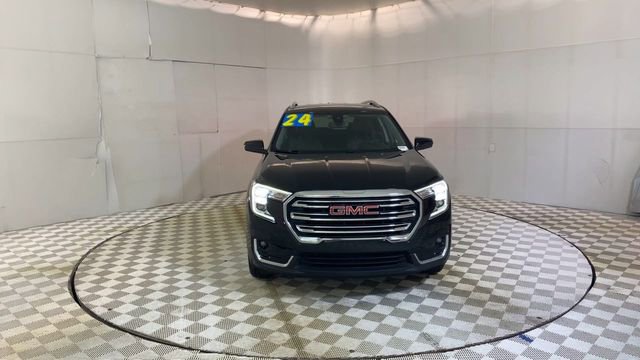 Used 2024 GMC Terrain SLT AWD/4WD image 3
