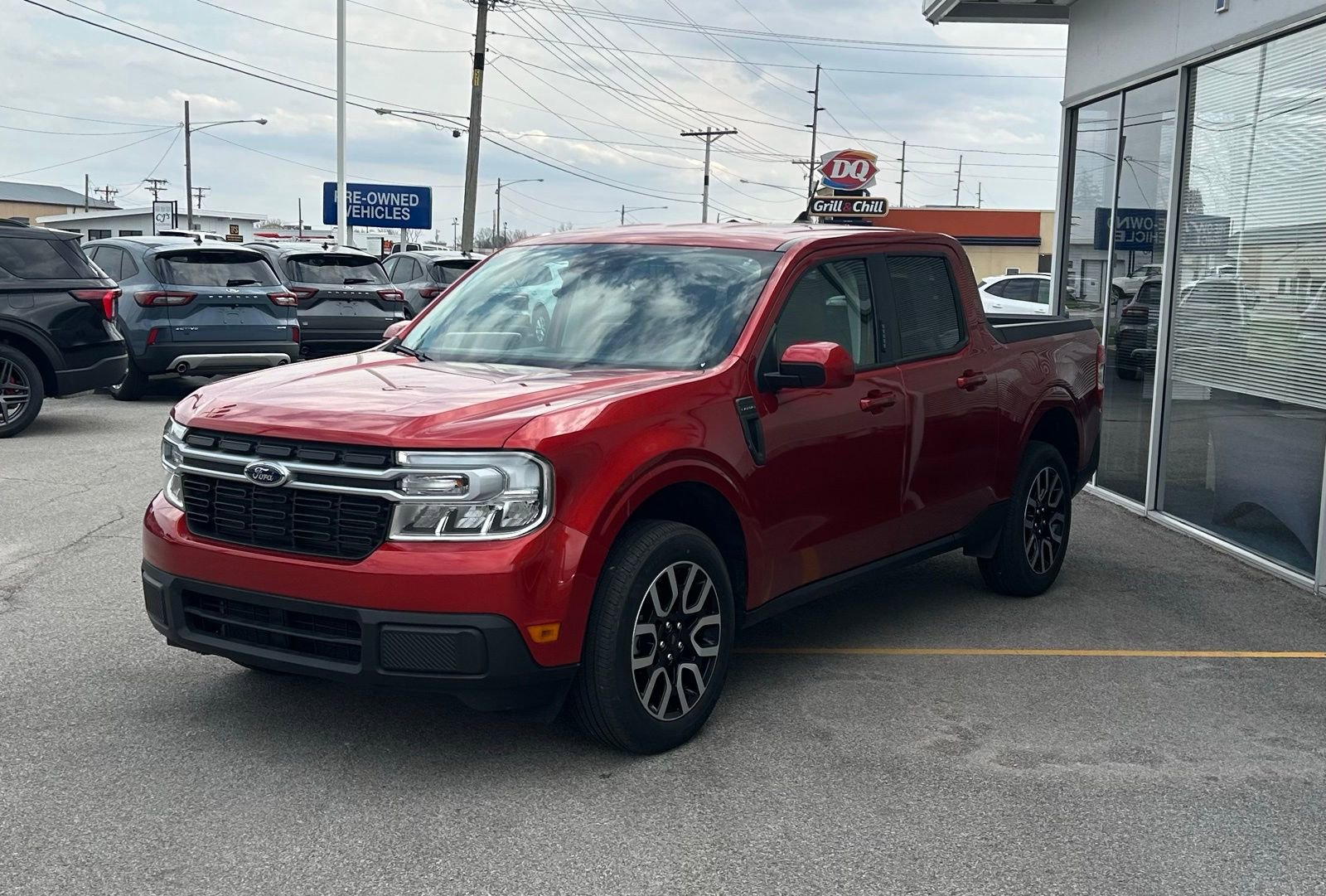 Used 2023 Ford Maverick Lariat image 3