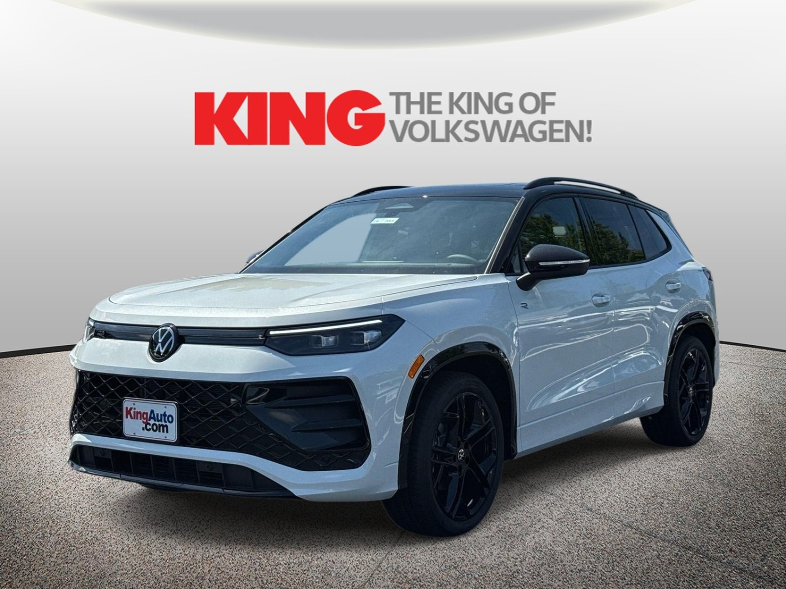 New 2026 Volkswagen Tiguan SE R-Line FWD image 2