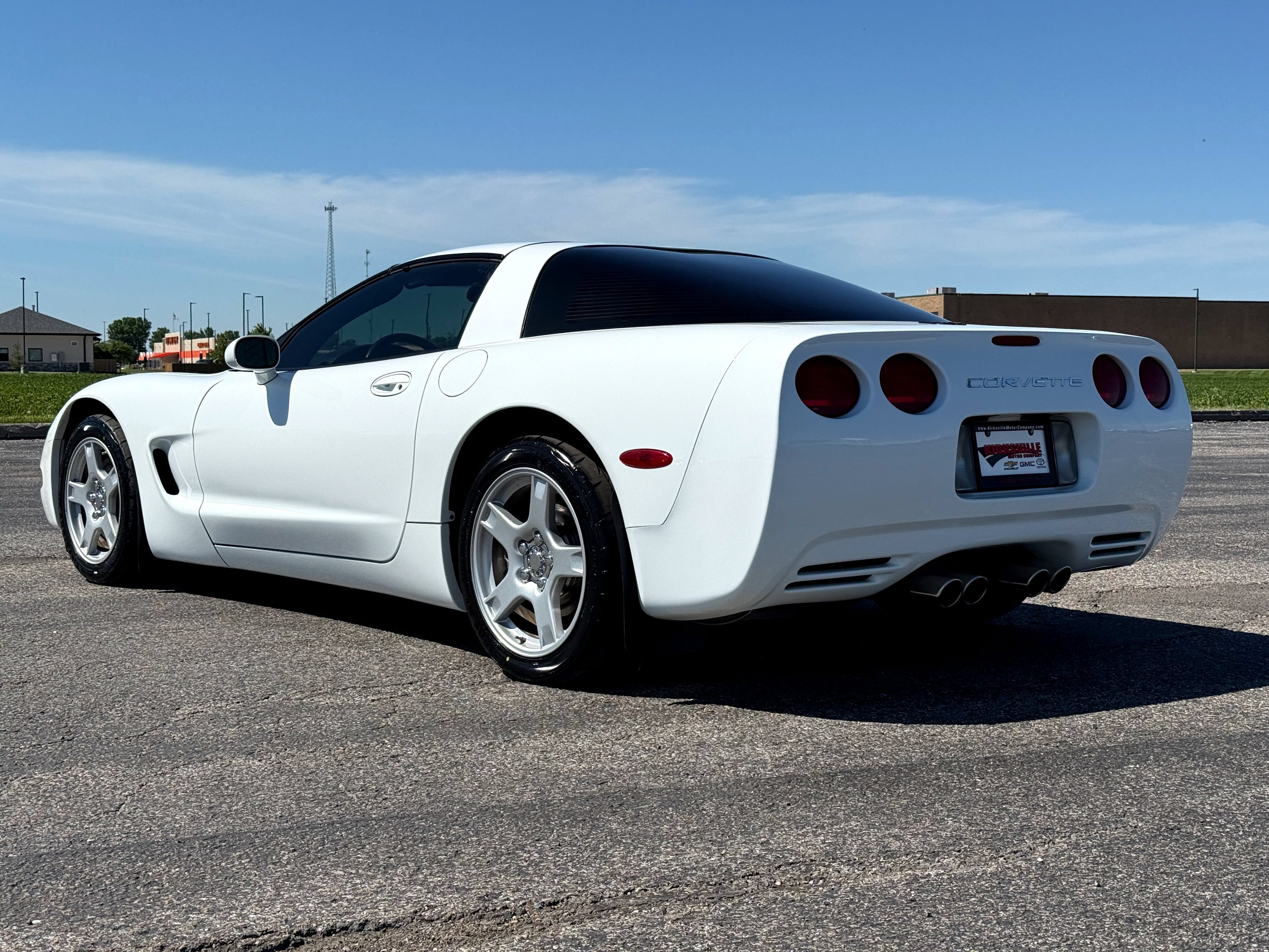 Used 1997 Chevrolet Corvette Coupe w/ Memory Pkg RWD image 6