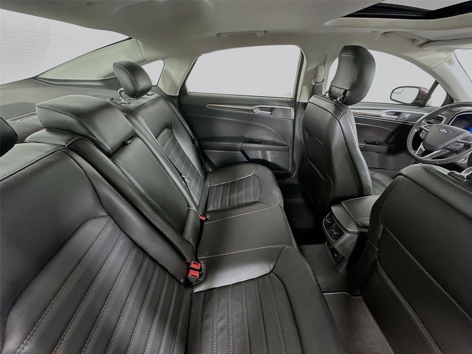 Used 2013 Ford Fusion SE FWD image 26